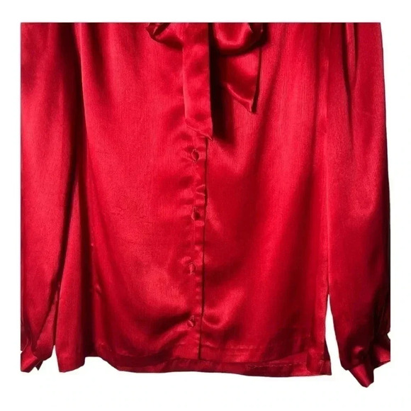1376. VINTAGE 80’ SATIN POLY PUSSYBOW BLOUSE BY RRRRRUSS RED COLOR BUTTON DOWN - Picture 4 of 9